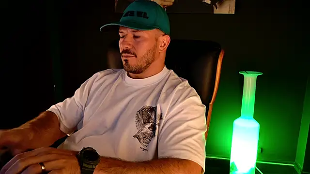 AngeloEric XXX чат на ж иво