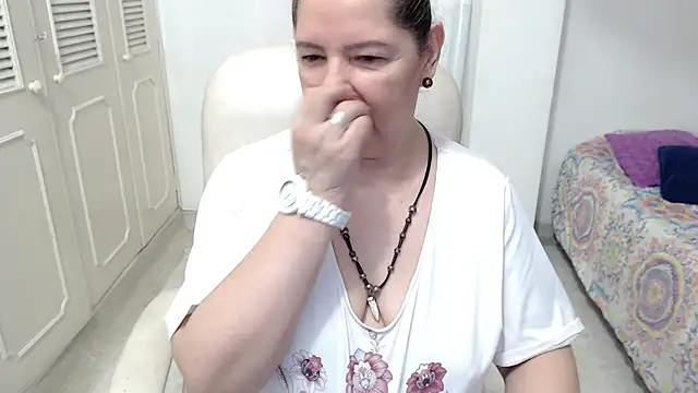 leonela_69 Chat XXX in diretta