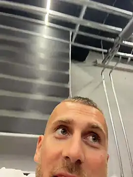 Johnytrain Live XXX-Chat