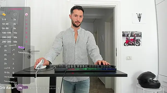 ZackFraser élő XXX-chatje