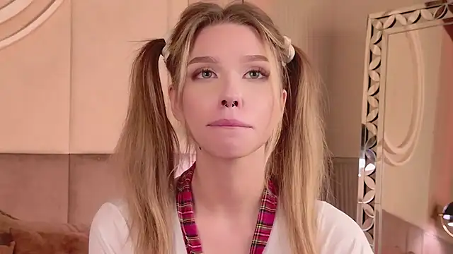 Sierra_Fane Chat XXX in diretta