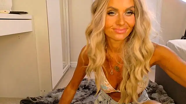 Tinkerbell822's Live XXX Chat