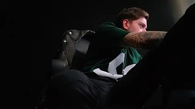 FelixStarkk's Live XXX Chat