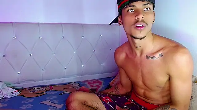 Angel_foxc13 Chat XXX in diretta