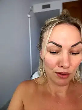NastyMilf_ - 🦋FINGER ASS IN DOGGY🦋
