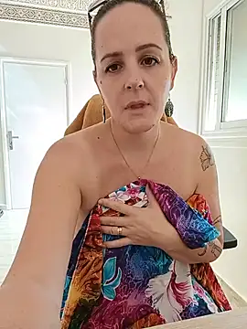 emiliemilf Chat XXX in diretta