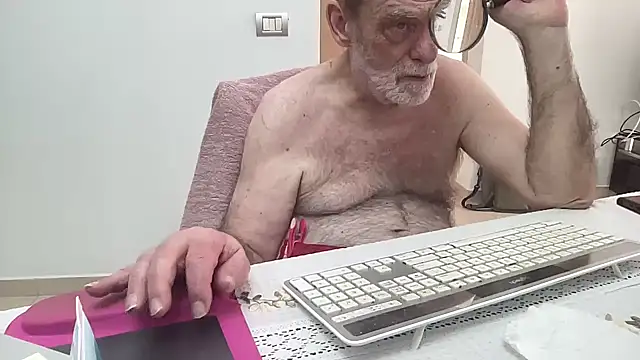 coach-karl's Live XXX Chat