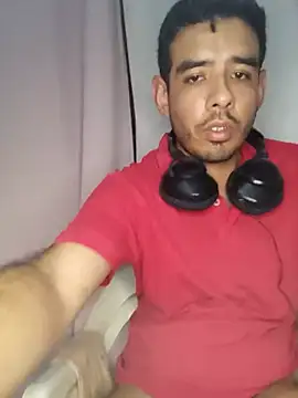 Chat +18 de HornyFabian ao vivo