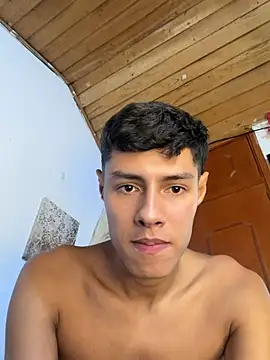 Soyalejomarquez's Live XXX Chat