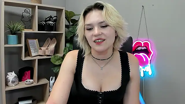 SweetLilyxo's Live XXX Chat