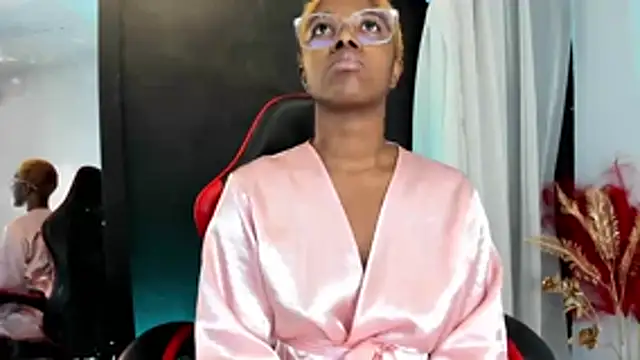 Chatroom XXX en direct de connywellss