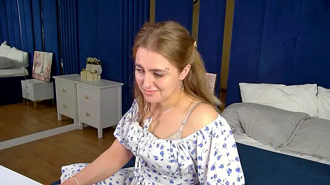 EllaBells Live XXX Chat