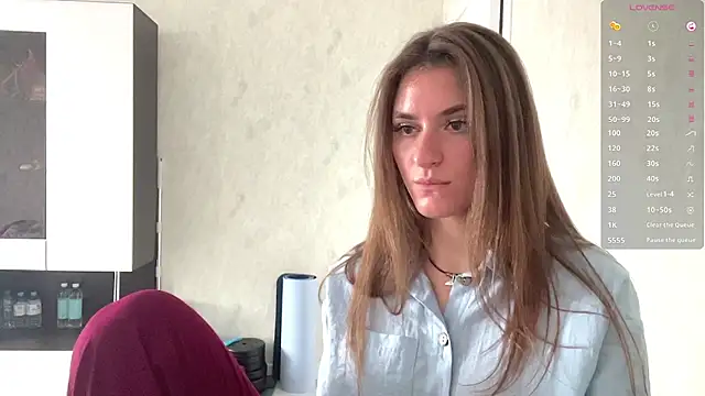NoemiHimmeI Show in webcam