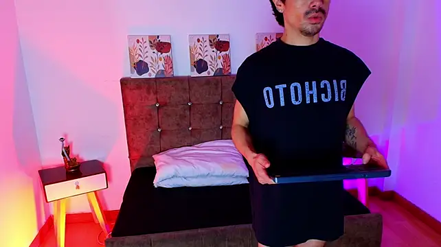 Ethan_Briggs_ Chat XXX in diretta