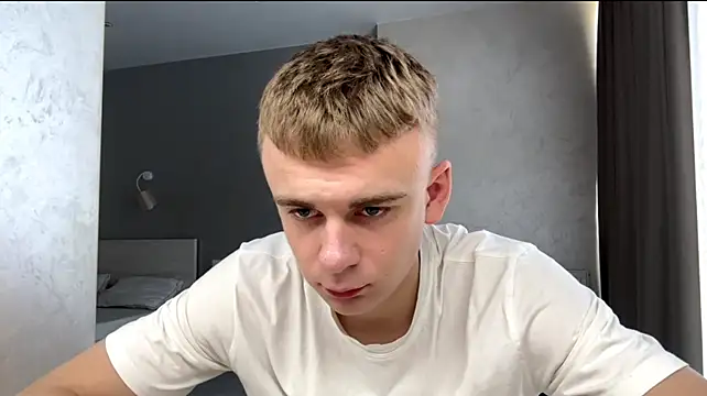 SoloFury Adlı Modelin Canlı XXX Sohbeti