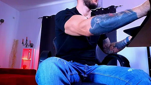 MightyAaron66 – Naživo XXX chat