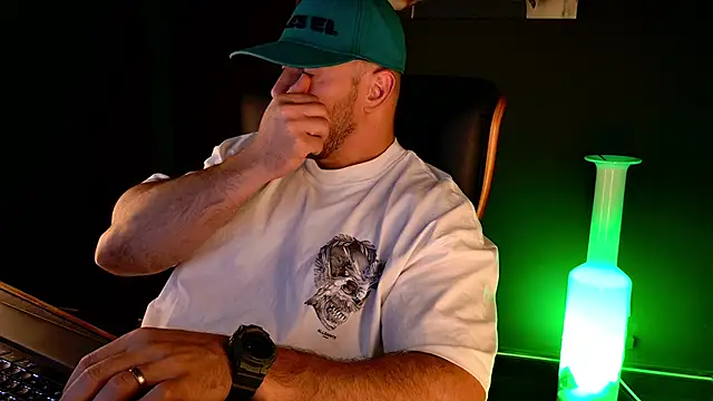 צ'אט XXX בשידור חי של AngeloEric