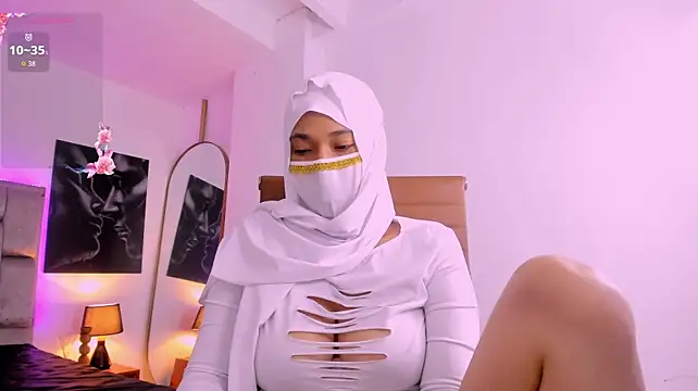 Czat XXX na żywo – zuri_zayn
