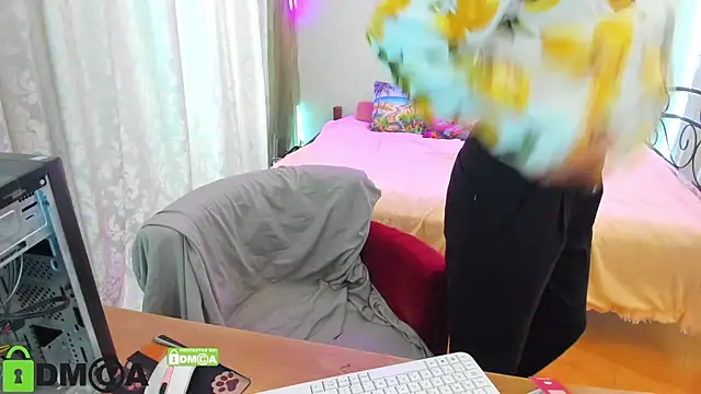 Lily_Viola élő XXX-chatje