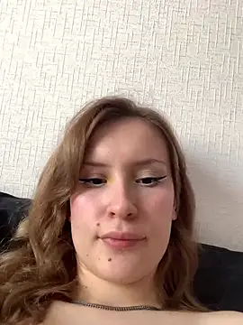 Sweet_white_chocolate Adlı Modelin Canlı XXX Sohbeti