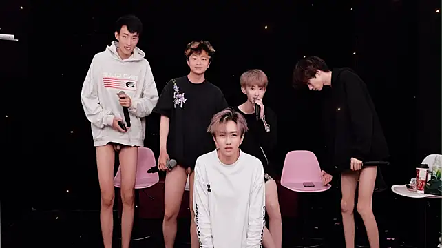 Chenyong123's Live XXX Chat