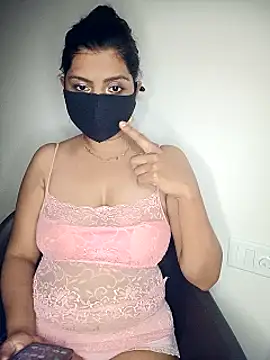 NaughtyNaina01 Adlı Modelin Canlı XXX Sohbeti
