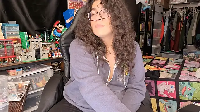 ShinyCherub Chat XXX in diretta
