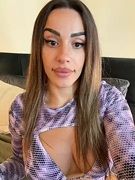 -Alisa's Live XXX Chat
