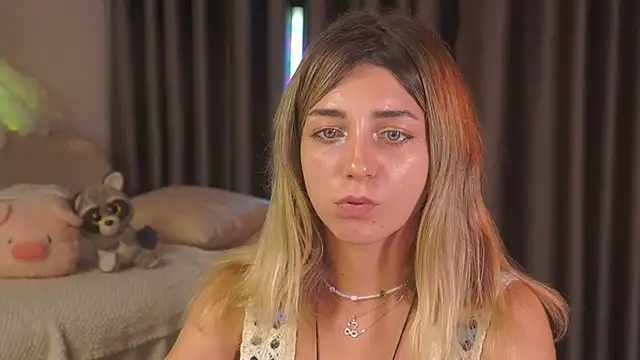 Chat +18 de MilaMilkEyes ao vivo