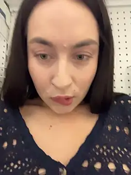 Czat XXX na żywo – Holly_Play