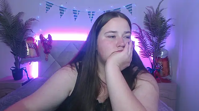 Онлайн чат XXX XX_Daniella_XX