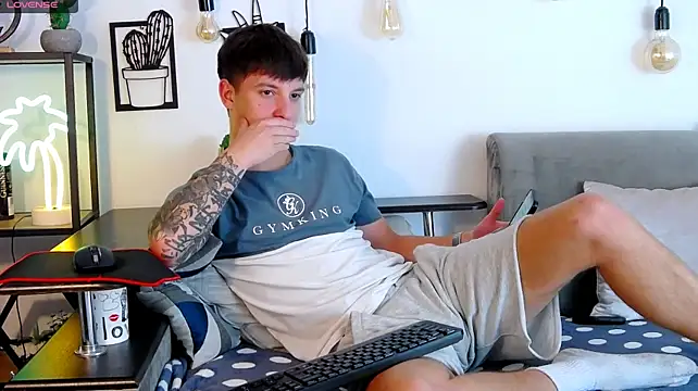 XXX chat uživo modela ThomasEdisonn