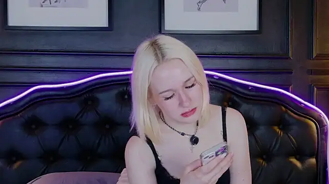Chat XXX en directo de EmmaLaurentis