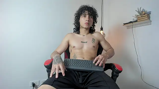 JackSavage_ লাইভ XXX চ্যাট