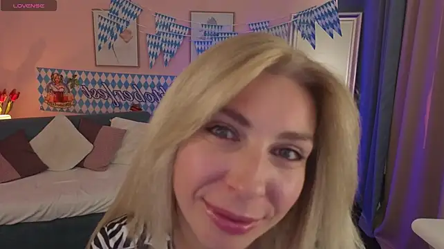 EllisSkyyn Live XXX chat