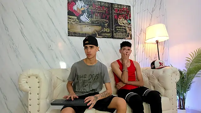 COOL_BOYS2 Chat XXX in diretta