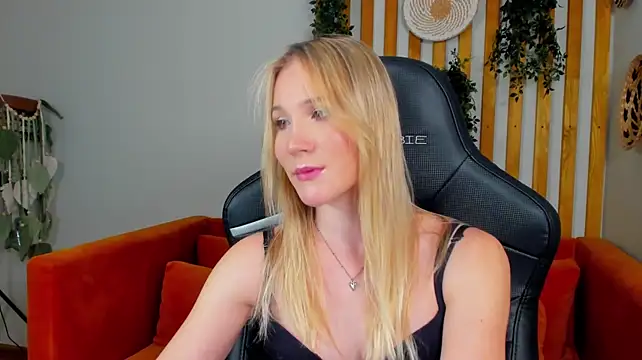 Chat XXX ao vivo de ElaraVoltage