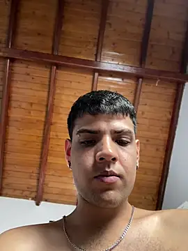 WhatsUpMike – Live XXX-chat
