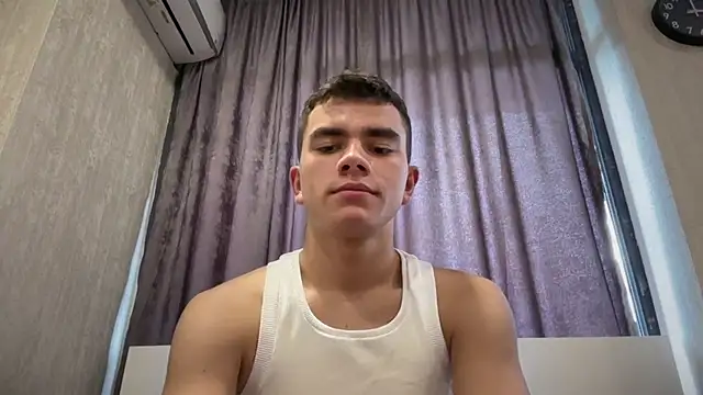 Just_Max02 – Naživo XXX chat