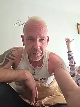 Badbitch_German_Badass Live XXX-Chat