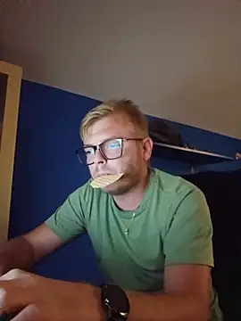 blondeboy92 live XXX chat
