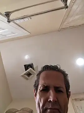 bobby69cock's Live XXX Chat