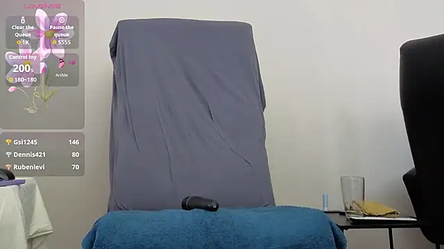 MilfGina live XXX chat