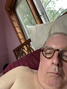 CharlieWeaver22's Live XXX Chat