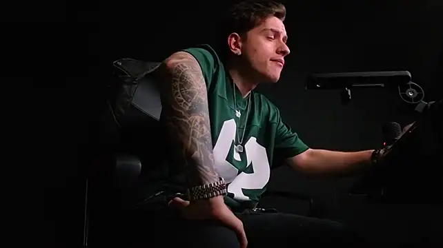 Chat XXX ao vivo de FelixStarkk