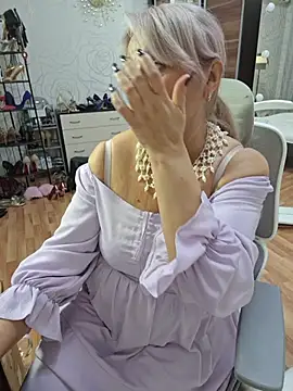 AvrilMillersのライブXXXチャット