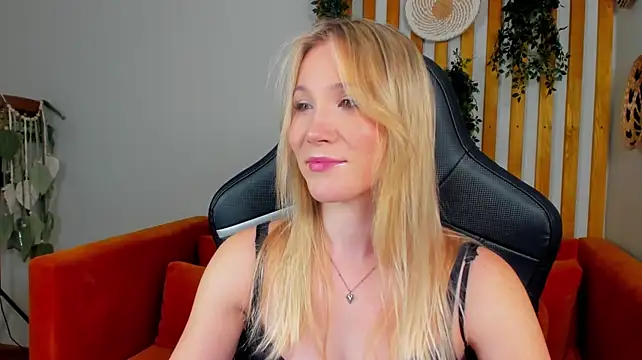ElaraVoltage Live XXX-Chat