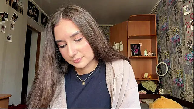 KittyNoSkirty: απευθείας συνομιλία ΧΧΧ