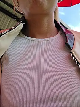 Pretty_roxxyy লাইভ XXX চ্যাট