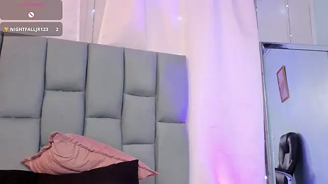 Catalinaa01 élő XXX-chatje